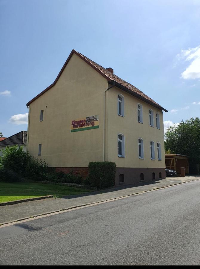 Zimmervermietung Lannik Hotel Хилдесхайм Екстериор снимка
