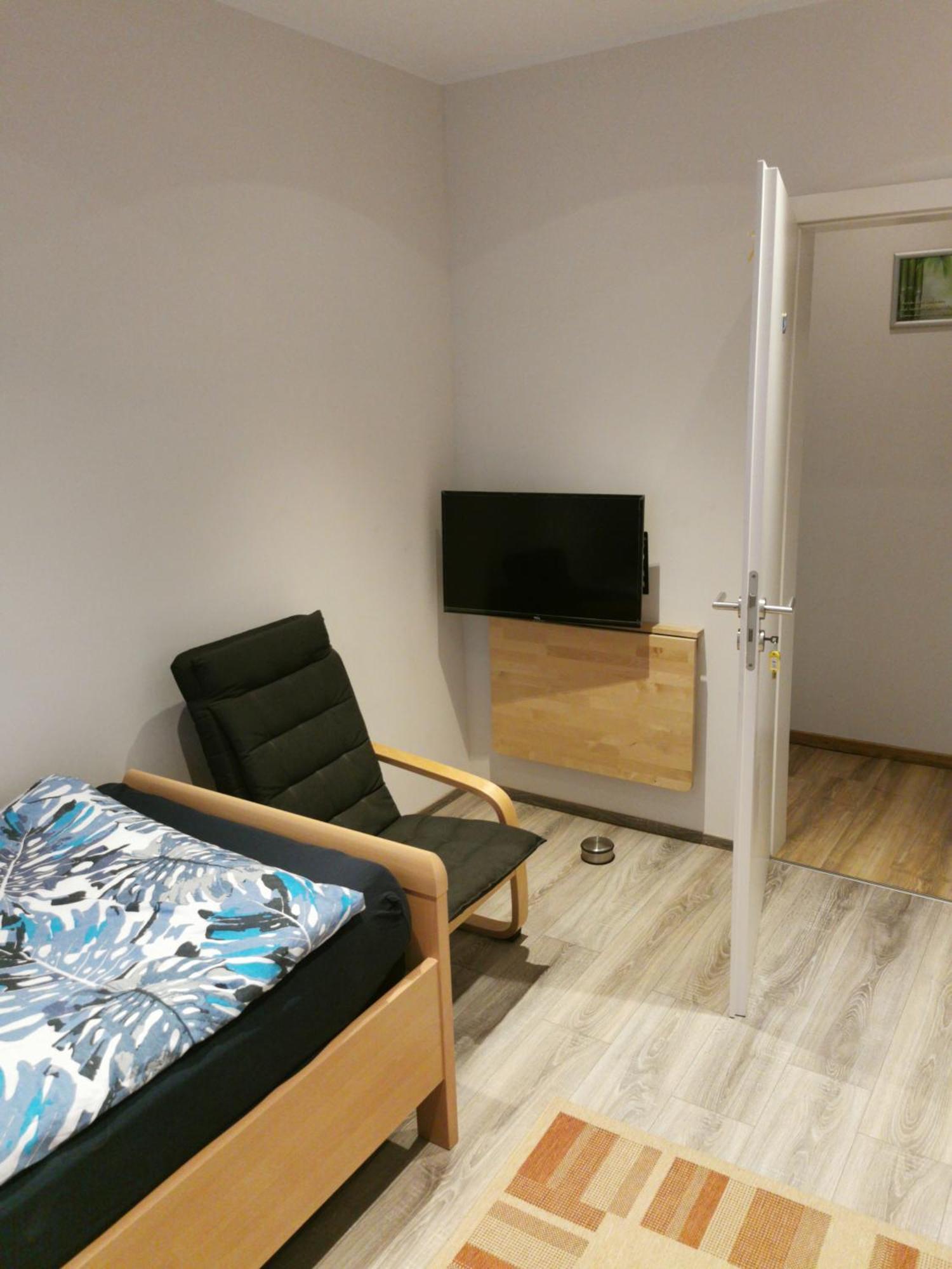 Zimmervermietung Lannik Hotel Хилдесхайм Екстериор снимка